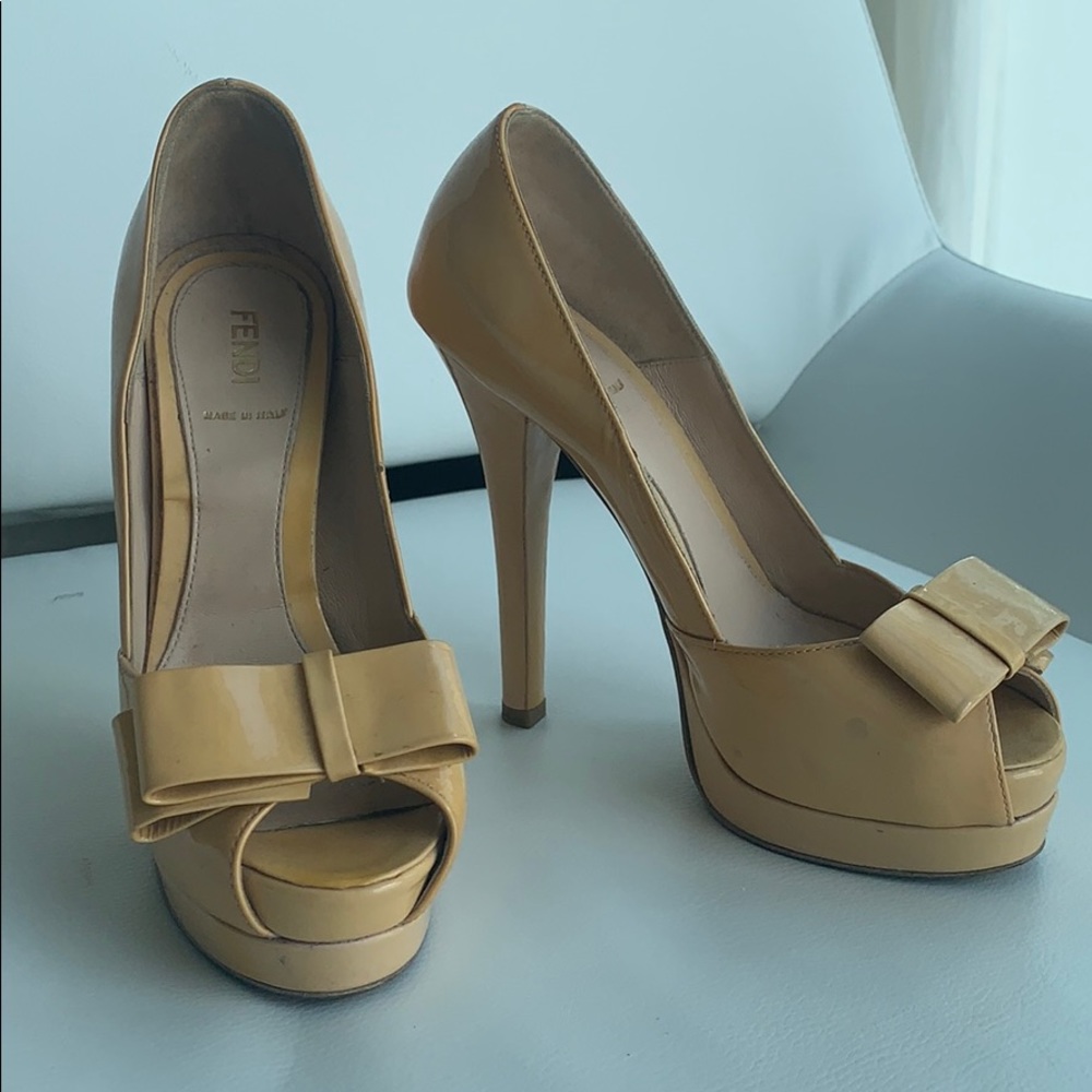 Fendi beige heals